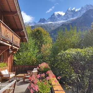 https://chalet-altitude-1057.hotels-rhonealpes.com