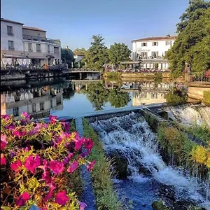 https://balcon-sur-la-sorgue.fr-provencehotel.com